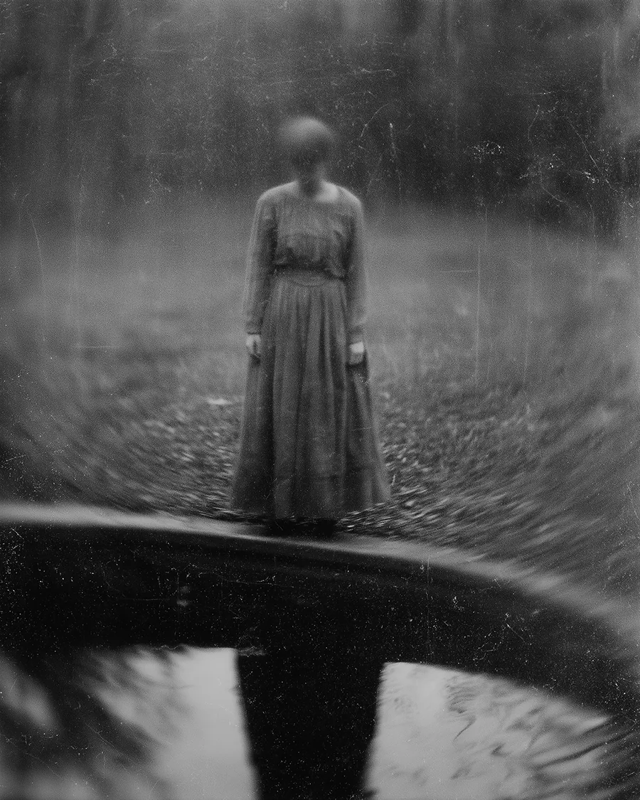 Black and white image: Echo Well.