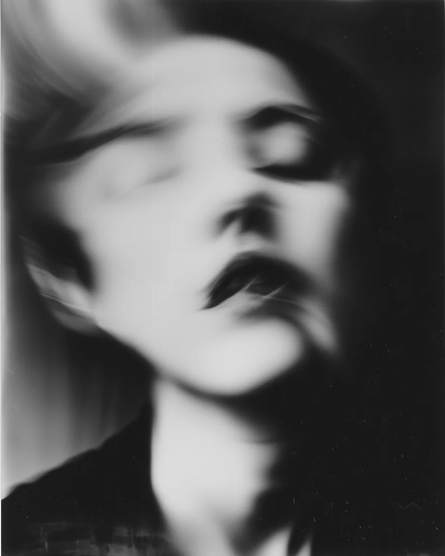 Black and white image: Reverberation.